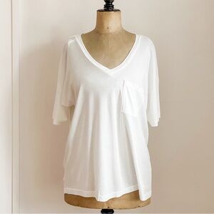 MATE the Label V-Neck Tee Short Sleeve Tshirt Size Medium